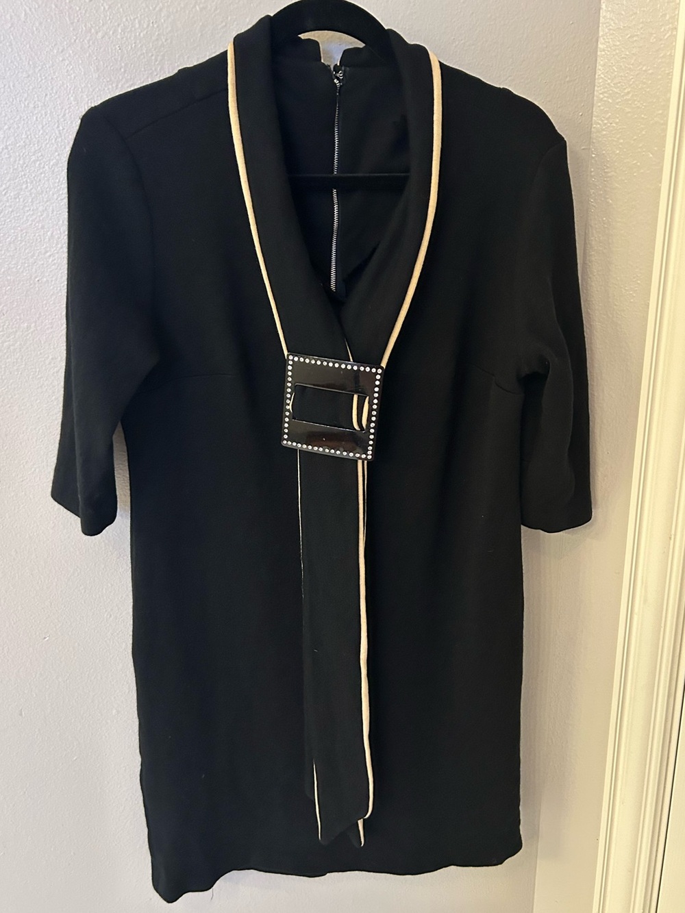 Sweater Dress Womens Black tan size med/10, zip back, buckle tie scarf front